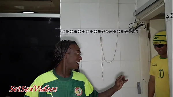 SetSexVideos - Trailer. Copa do Mundo de 22, brasileiro fode negra, Fernanda Chocolatte, com camisa de Senegal. Participação de, Mascarado