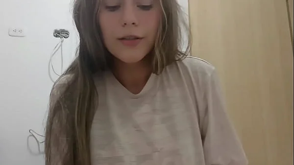 QUE RICA MAMADA LE DOY A MI HERMANASTRA Y ME LA FOLLO