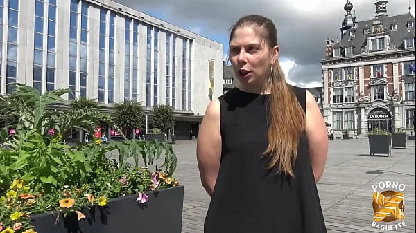 Alice, fan de sodomie, dans un gangbang très chaud