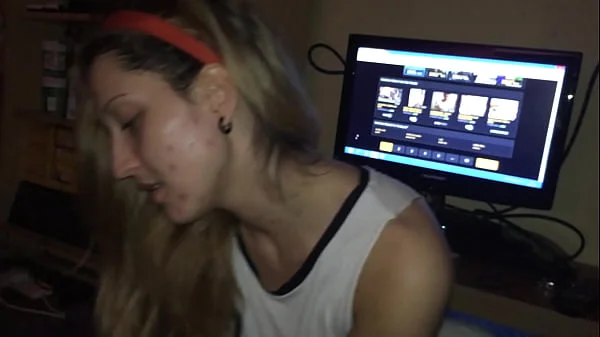 She Really Know How To Suck A Cock