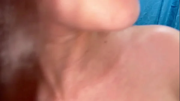 Le digo al cachondo de mi hermanastro que me ayude tomandome unas fotos desnuda y el se exita y me folla con su enorme y sabrosas polla. (Parte1)