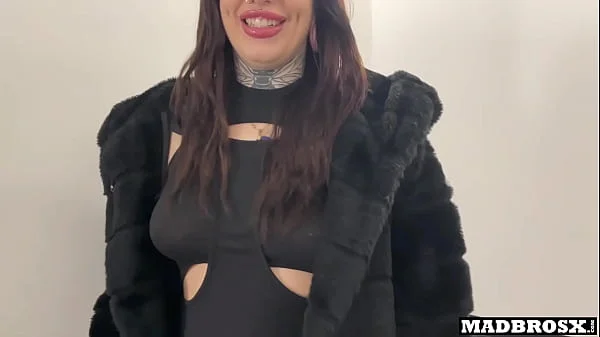 The French Gothic Comes Back To Get Fucked In The Hallway Of The Building !!!