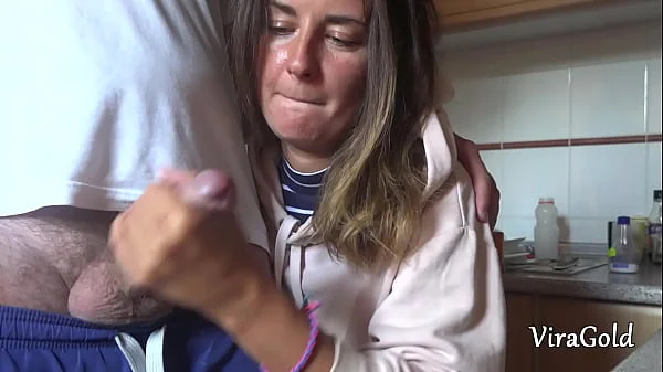 Quick Homemade Handjob from Sexy Camilla Moon with Lot A Cum