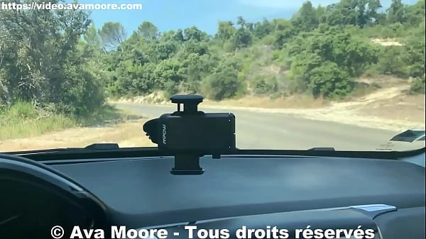 Ava Moore - Salope française se doigte et gicle partout prés d'une route - PORN VLOG