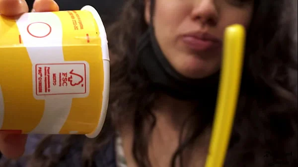 Argentina ama el helado de Mcdonals con leche caliente - Ruby and Jacob