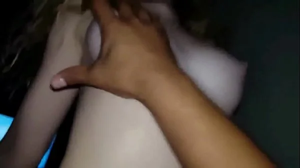 novinha perfeita, quem é? qual o nome? de onde ela é? Instagram e tudo mais? alguém fala ai
