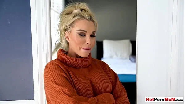 Inked blonde mature stepmom Robbin Banx proving she is the best cougar