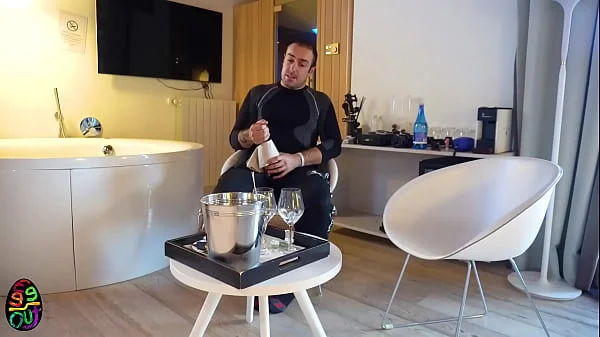 sciatrice si fa scopare da sconosciuto in hotel di lusso